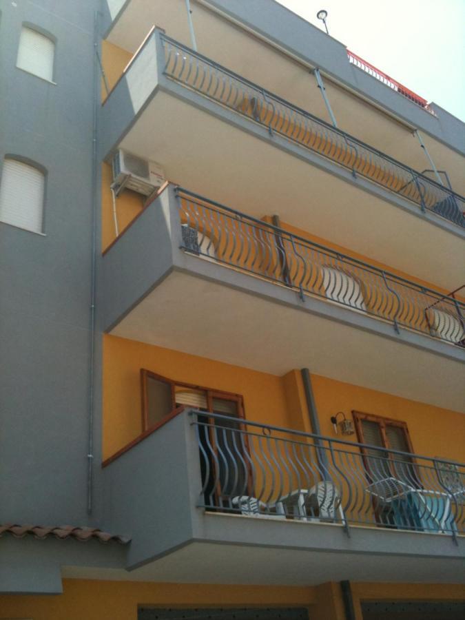 Residence La Fenice Ff Giardini Naxos Eksteriør bilde