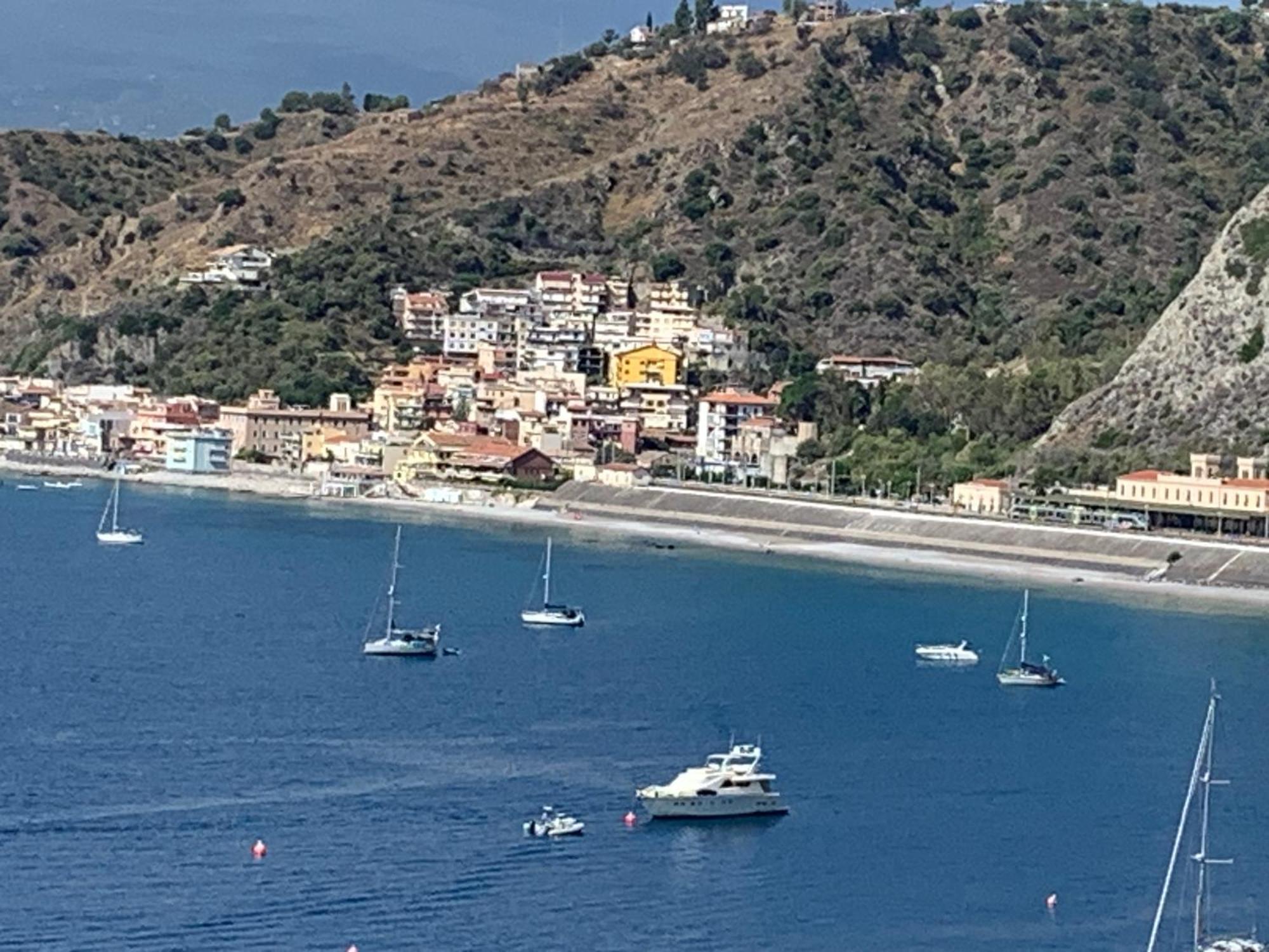 Residence La Fenice Ff Giardini Naxos Eksteriør bilde